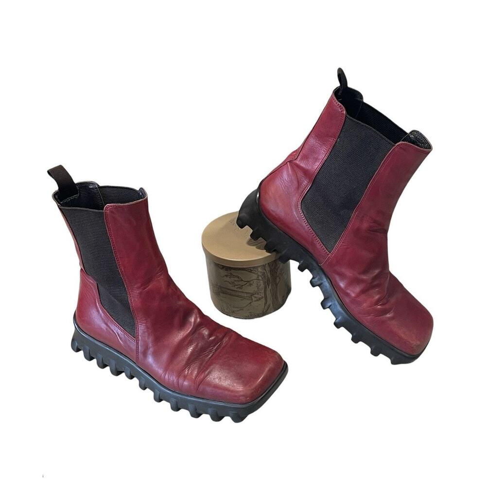 Donald J Pliner Red Leather Chelsea Ankle Boots Women’s Size 6 Square Toe